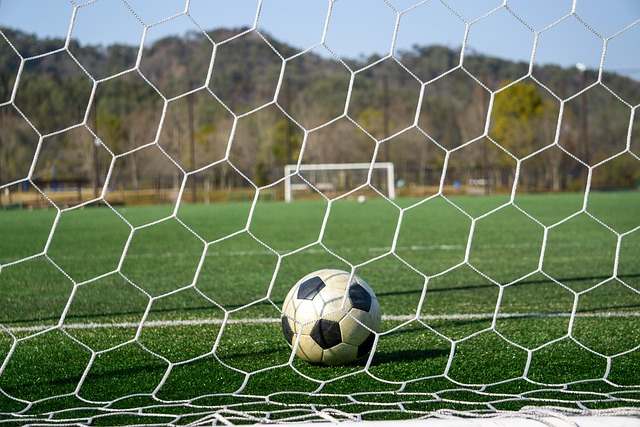 他们拥抱并握手 但无法掩盖分歧日益加深.